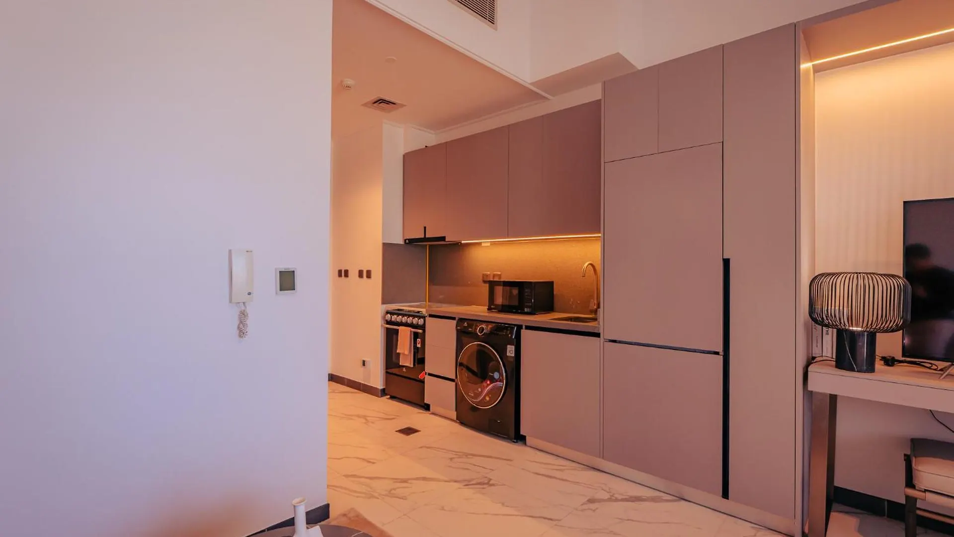 Apartment Voyage Studio In Mag City Dubai