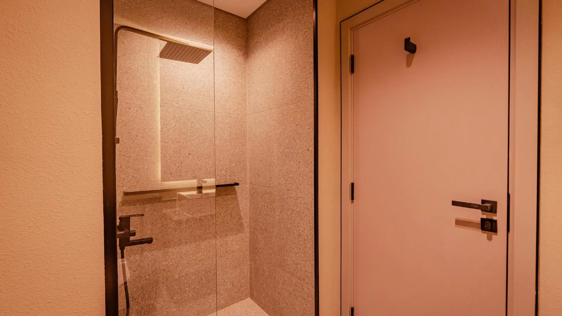Voyage Studio In Mag City Dubai Apartment